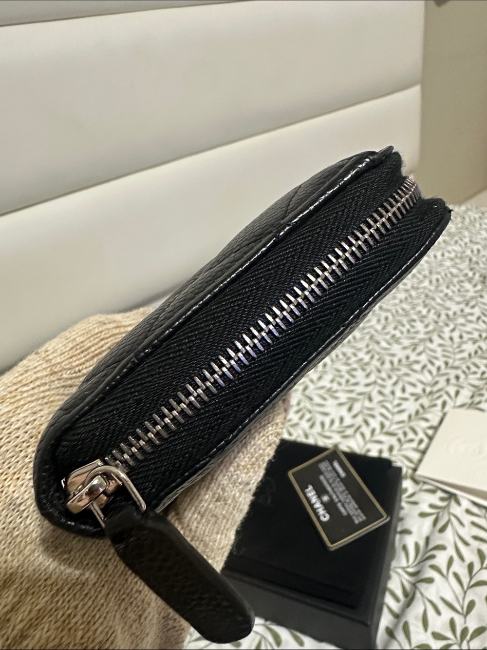 CHANEL Black Quilted Caviar Leather Zip-Around Wallet with CC Logo - Picture 5 of 15